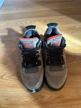 Air Jordan 4 Retro GS Taupe Haze Men or Wen Sneakers
